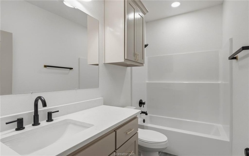 205 Lock Lane, Bryan, TX 77803, 3 Bedrooms Bedrooms, ,2 BathroomsBathrooms,Residential,For Sale,205 Lock Lane,0,26002288