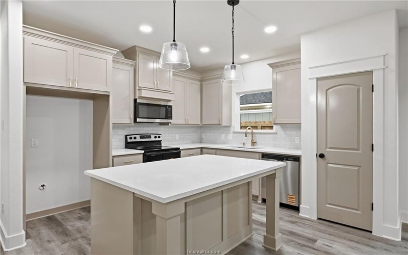 205 Lock Lane, Bryan, TX 77803, 3 Bedrooms Bedrooms, ,2 BathroomsBathrooms,Residential,For Sale,205 Lock Lane,0,26002288