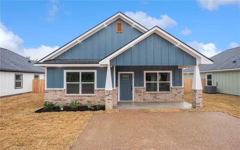 205 Lock Lane, Bryan, TX 77803, 3 Bedrooms Bedrooms, ,2 BathroomsBathrooms,Residential,For Sale,205 Lock Lane,0,26002288