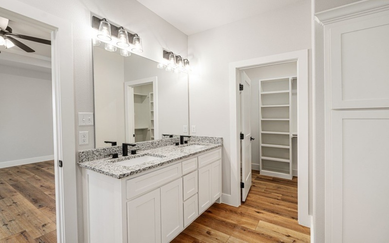 502 Limestone Cir, Mabank, TX 75147, 4 Habitaciones Habitaciones , ,3 BañosBaños,Residential,En Venta,502 Limestone Cir,0,109991