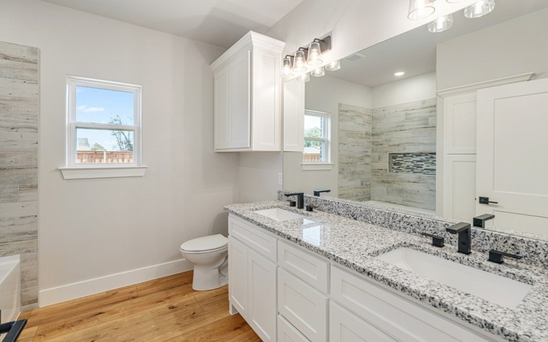 502 Limestone Cir, Mabank, TX 75147, 4 Habitaciones Habitaciones , ,3 BañosBaños,Residential,En Venta,502 Limestone Cir,0,109991