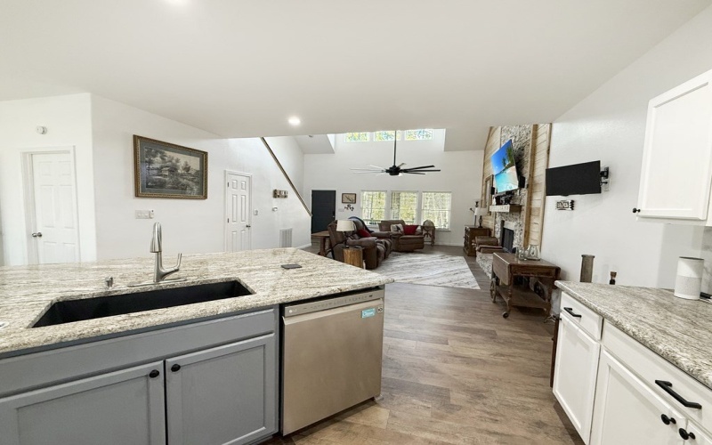 140 Deodar Drive, Brookeland, TX 75931, 3 Bedrooms Bedrooms, ,2 BathroomsBathrooms,Residential,For Sale,140 Deodar Drive,0,65107789