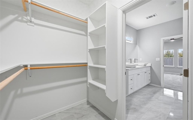 2633 Overland Drive, Farmers Branch, TX 75234, 4 Bedrooms Bedrooms, ,2 BathroomsBathrooms,Residential,For Sale,2633 Overland Drive,0,21187297