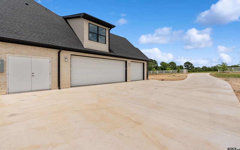 21604 Woodring Rd, Bullard, TX 75757, 5 Bedrooms Bedrooms, ,3 BathroomsBathrooms,Residential,For Sale,21604 Woodring Rd,0,26002540