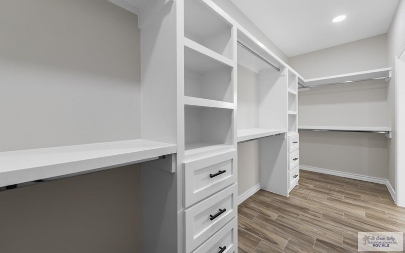 2401 BLUE SKY DR, WESLACO, TX 78596, 3 Bedrooms Bedrooms, ,2 BathroomsBathrooms,Residential,For Sale,2401 BLUE SKY DR,0,29772305