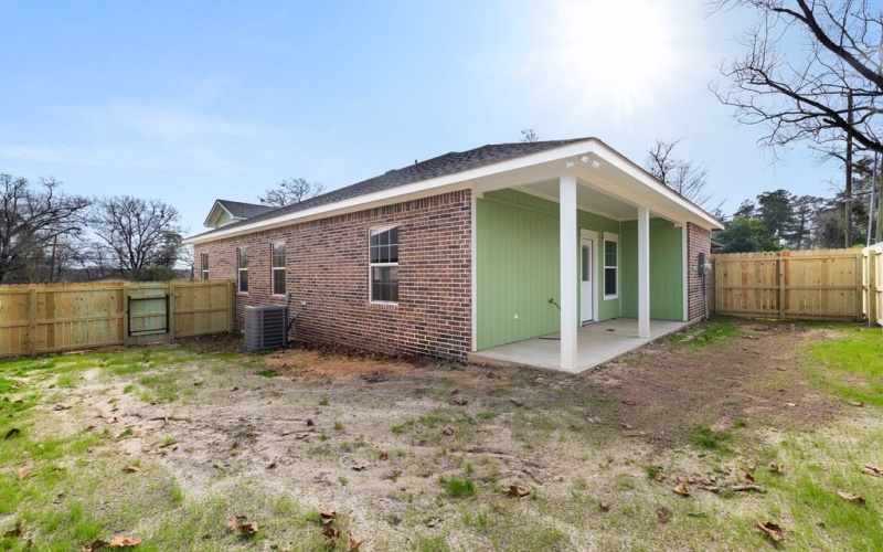 524 Burk Street, Nacogdoches, TX 75961, 4 Habitaciones Habitaciones , ,2 BañosBaños,Residential,En Venta,524 Burk Street,0,70010024