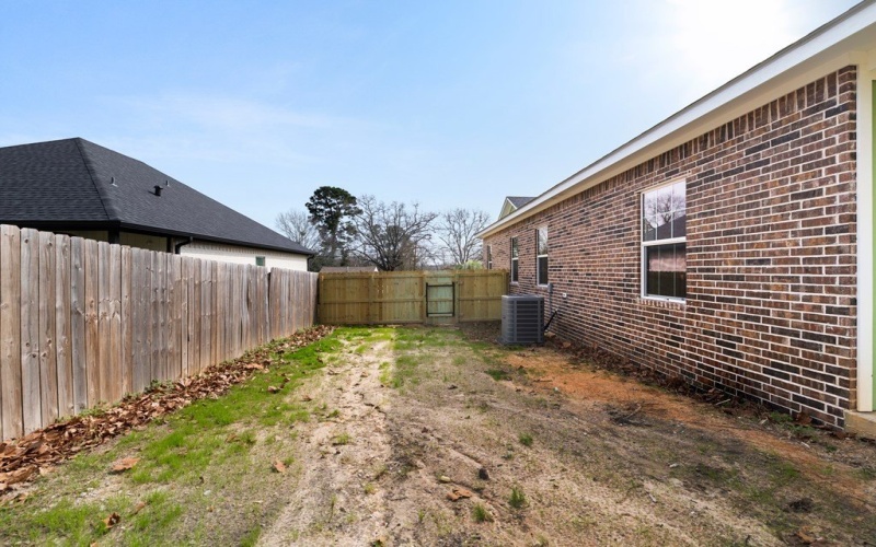 524 Burk Street, Nacogdoches, TX 75961, 4 Habitaciones Habitaciones , ,2 BañosBaños,Residential,En Venta,524 Burk Street,0,70010024