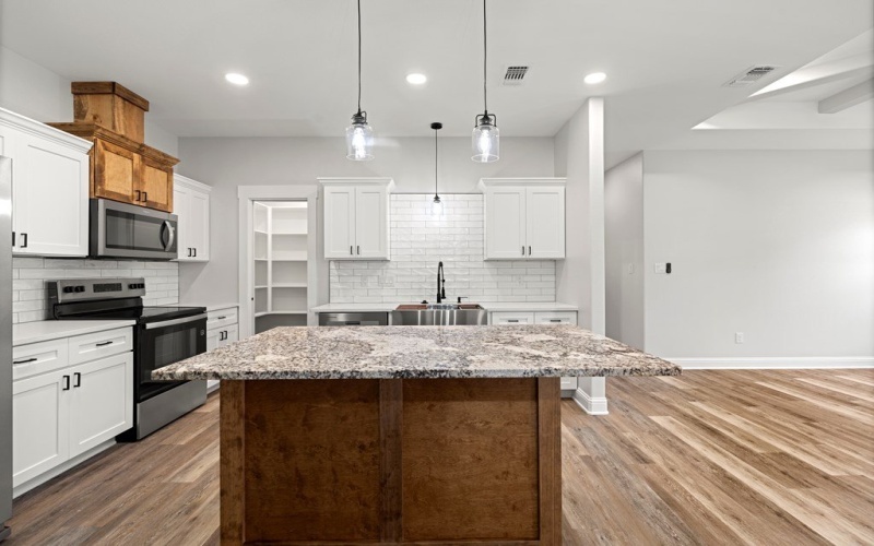 524 Burk Street, Nacogdoches, TX 75961, 4 Habitaciones Habitaciones , ,2 BañosBaños,Residential,En Venta,524 Burk Street,0,70010024