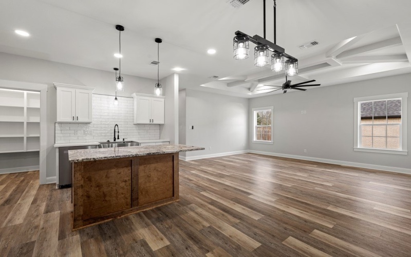 524 Burk Street, Nacogdoches, TX 75961, 4 Habitaciones Habitaciones , ,2 BañosBaños,Residential,En Venta,524 Burk Street,0,70010024