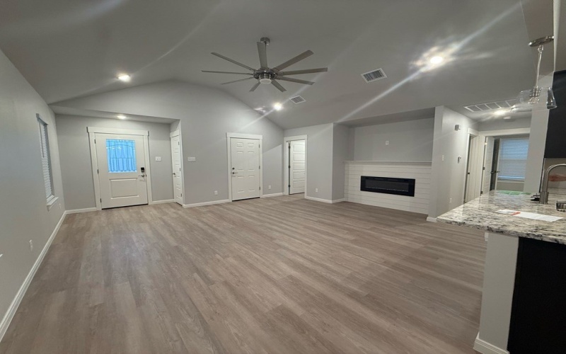 6103 Valley Pine Drive, San Angelo, TX 76904, 3 Bedrooms Bedrooms, ,2 BathroomsBathrooms,Residential,For Sale,6103 Valley Pine Drive,0,130203