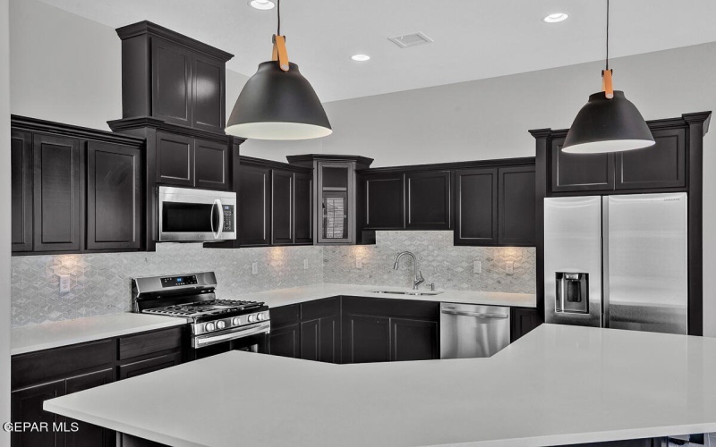 913 Bilton Place, El Paso, TX 79928, 4 Bedrooms Bedrooms, ,3 BathroomsBathrooms,Residential,For Sale,913 Bilton Place,0,938732