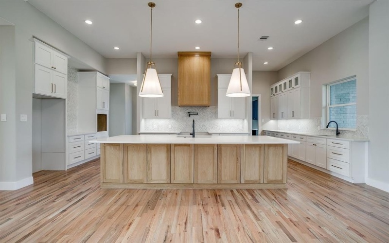 456 Acorn Trail, Granbury, TX 76049, 4 Bedrooms Bedrooms, ,5 BathroomsBathrooms,Residential,For Sale,456 Acorn Trail,0,21186922