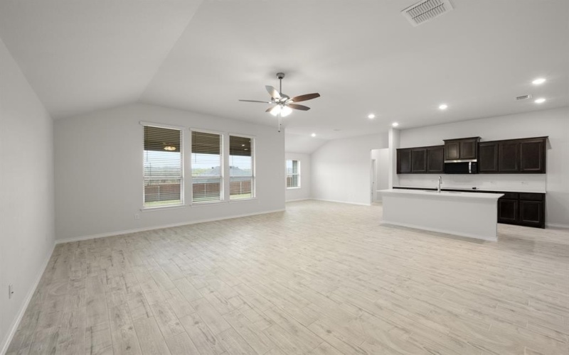 2641 River Bank Drive, Burleson, TX 76028, 4 Habitaciones Habitaciones , ,3 BañosBaños,Residential,En Venta,2641 River Bank Drive,0,21187871