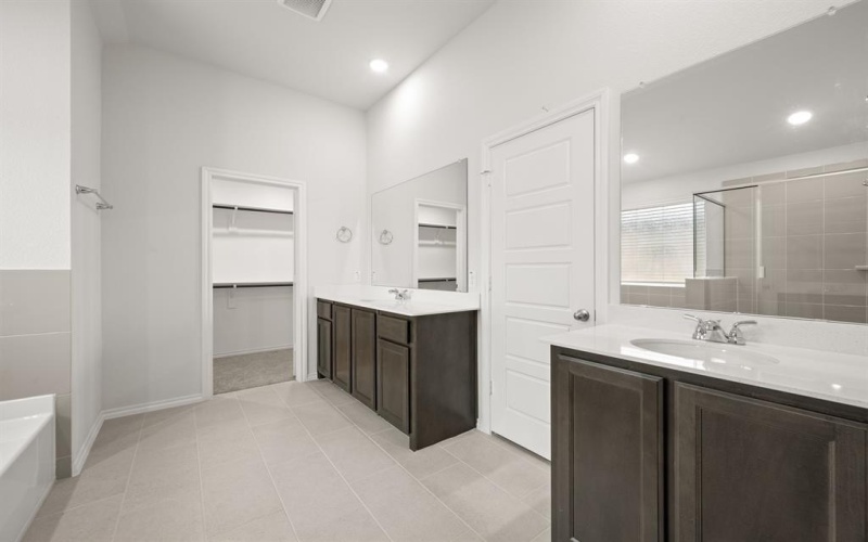 2641 River Bank Drive, Burleson, TX 76028, 4 Habitaciones Habitaciones , ,3 BañosBaños,Residential,En Venta,2641 River Bank Drive,0,21187871