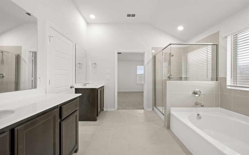 2641 River Bank Drive, Burleson, TX 76028, 4 Habitaciones Habitaciones , ,3 BañosBaños,Residential,En Venta,2641 River Bank Drive,0,21187871