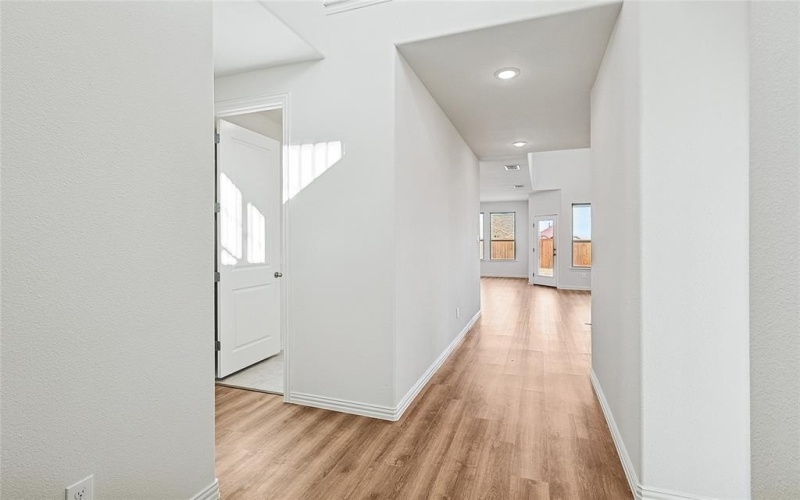 1052 Alberta Spruce Road, Justin, TX 76247, 4 Habitaciones Habitaciones , ,3 BañosBaños,Residential,En Venta,1052 Alberta Spruce Road,0,21188300