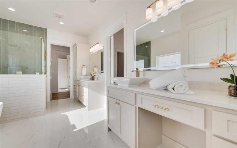 384 Edwards Road, Rockwall, TX 75032, 4 Habitaciones Habitaciones , ,5 BañosBaños,Residential,En Venta,384 Edwards Road,0,21180584