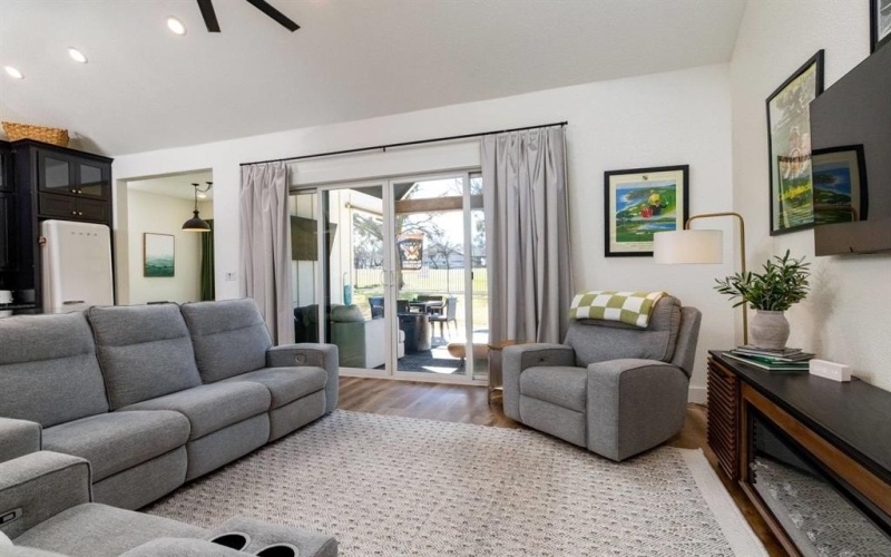 258 Motes Court, Runaway Bay, TX 76426, 3 Bedrooms Bedrooms, ,2 BathroomsBathrooms,Residential,For Sale,258 Motes Court,0,21182054