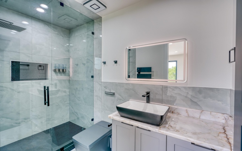 405 Bay West Blvd, Horseshoe Bay, TX 78657, 5 Bedrooms Bedrooms, ,6 BathroomsBathrooms,Residential,For Sale,405 Bay West Blvd,0,174217