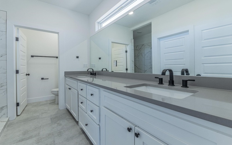 1010 E Marble Street, Burnet, TX 78611, 6 Habitaciones Habitaciones , ,5 BañosBaños,Residential Multi Family,En Venta,1010 E Marble Street,0,176626