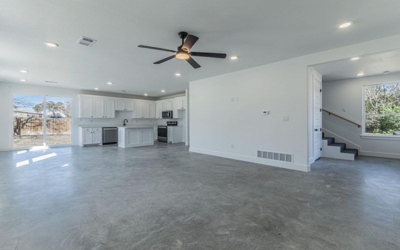 1010 E Marble Street, Burnet, TX 78611, 6 Habitaciones Habitaciones , ,5 BañosBaños,Residential Multi Family,En Venta,1010 E Marble Street,0,176626