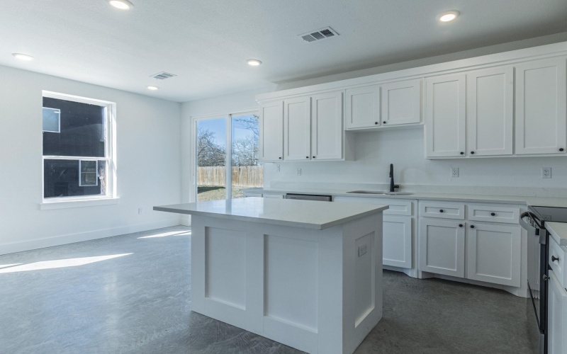 1010 E Marble Street, Burnet, TX 78611, 6 Habitaciones Habitaciones , ,5 BañosBaños,Residential Multi Family,En Venta,1010 E Marble Street,0,176626