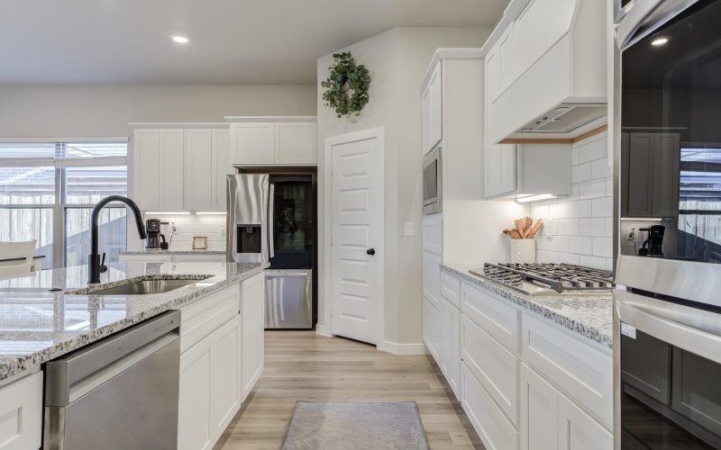 2915 Tractor Avenue, Wolfforth, TX 79382, 4 Bedrooms Bedrooms, ,3 BathroomsBathrooms,Residential,For Sale,2915 Tractor Avenue,0,202602450