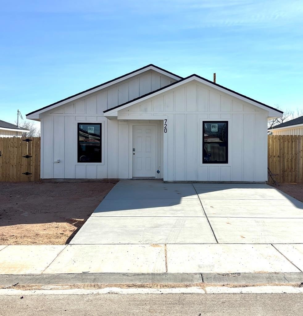 720 N Benton, Midland, TX 79701, 3 Bedrooms Bedrooms, ,2 BathroomsBathrooms,Residential,For Sale,720 N Benton,0,50091093