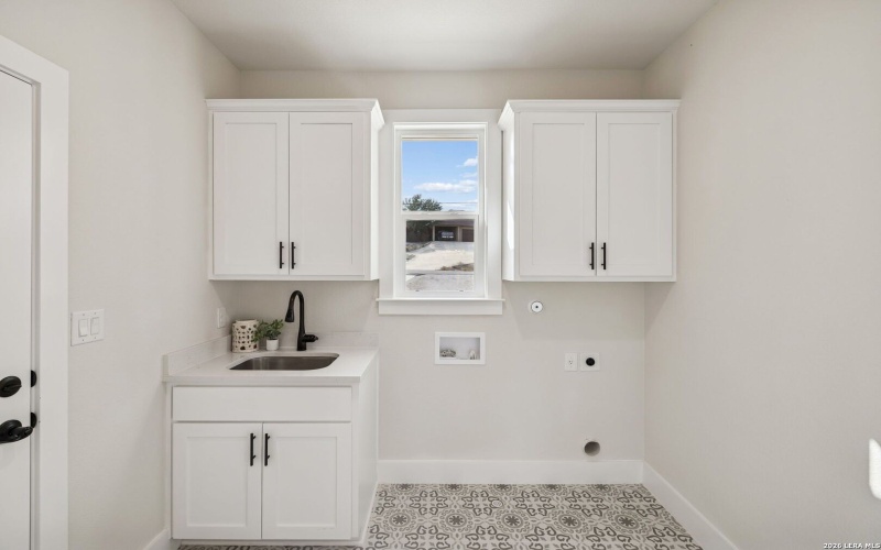 1555 birch, Fischer, TX 78623, 4 Habitaciones Habitaciones , ,2 BañosBaños,Residential,En Venta,1555 birch,0,1943492