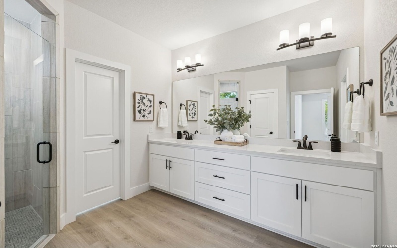 1555 birch, Fischer, TX 78623, 4 Habitaciones Habitaciones , ,2 BañosBaños,Residential,En Venta,1555 birch,0,1943492