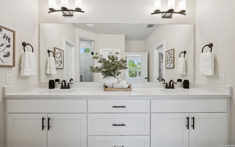 1555 birch, Fischer, TX 78623, 4 Habitaciones Habitaciones , ,2 BañosBaños,Residential,En Venta,1555 birch,0,1943492