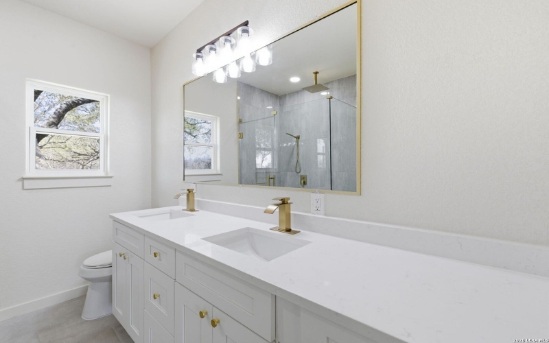 374 County Road 124, Floresville, TX 78114, 3 Habitaciones Habitaciones , ,2 BañosBaños,Residential,En Venta,374 County Road 124,0,1943647