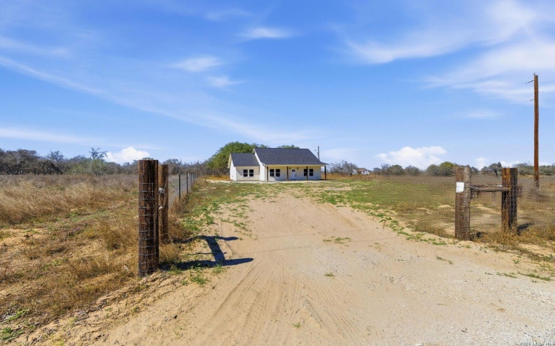 374 County Road 124, Floresville, TX 78114, 3 Habitaciones Habitaciones , ,2 BañosBaños,Residential,En Venta,374 County Road 124,0,1943647