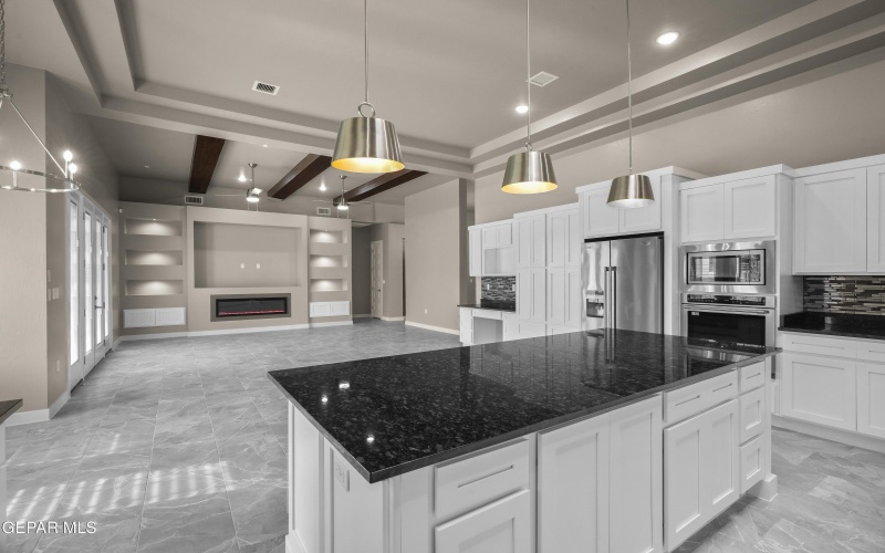 13010 BUCKLEBURY, El Paso, TX 79928, 4 Habitaciones Habitaciones , ,2 BañosBaños,Residential,En Venta,13010 BUCKLEBURY,0,938809