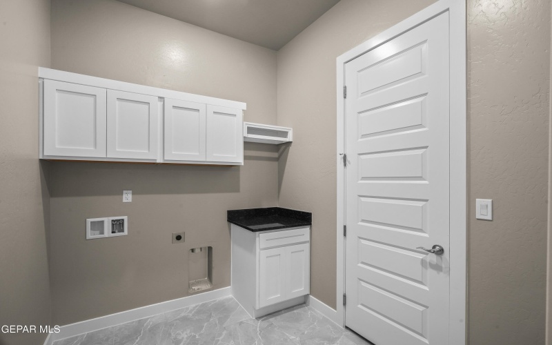 13010 BUCKLEBURY, El Paso, TX 79928, 4 Habitaciones Habitaciones , ,2 BañosBaños,Residential,En Venta,13010 BUCKLEBURY,0,938809