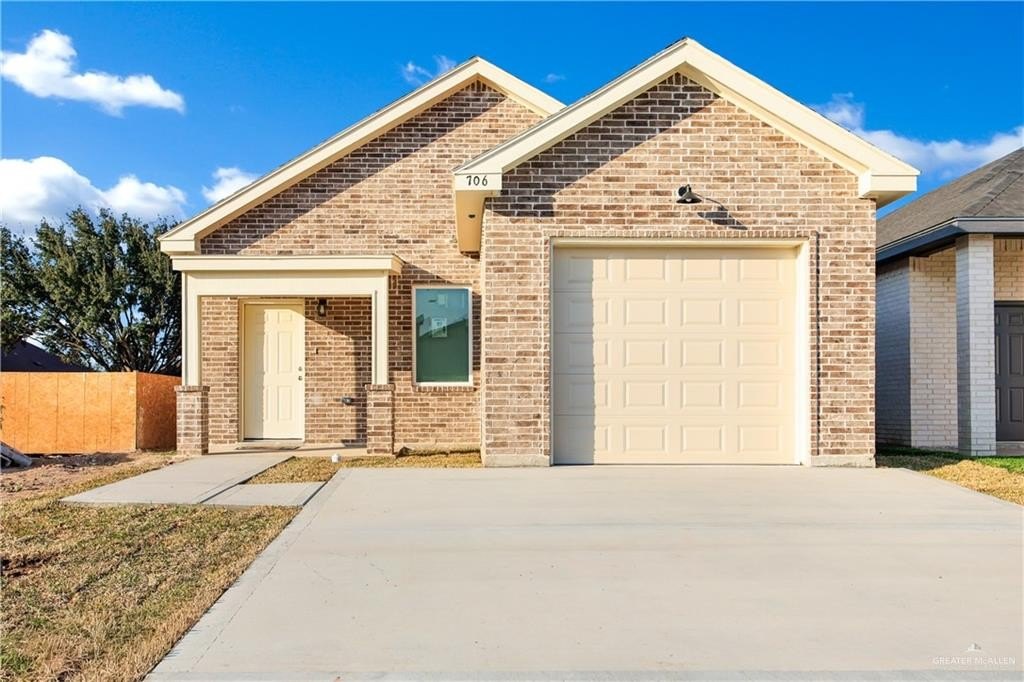 706 N 25th Street, Mission, TX 78574, 3 Bedrooms Bedrooms, ,2 BathroomsBathrooms,Residential,For Sale,706 N 25th Street,0,496655