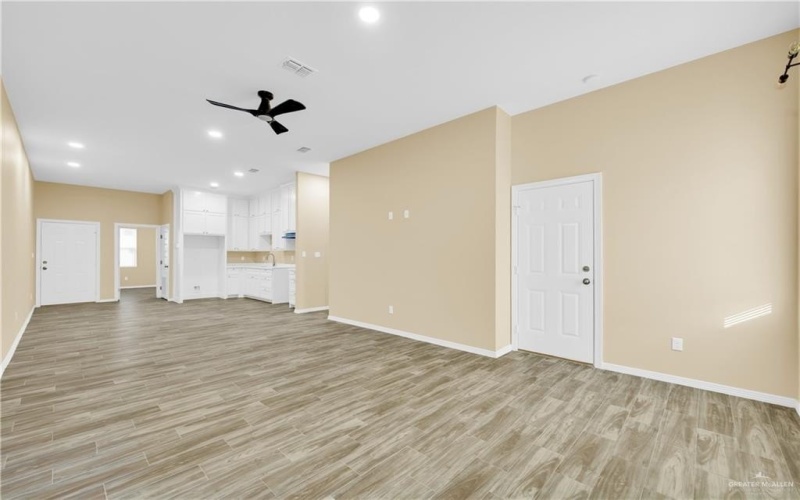 706 N 25th Street, Mission, TX 78574, 3 Bedrooms Bedrooms, ,2 BathroomsBathrooms,Residential,For Sale,706 N 25th Street,0,496655