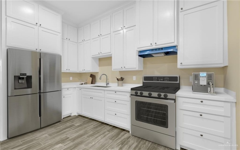 706 N 25th Street, Mission, TX 78574, 3 Bedrooms Bedrooms, ,2 BathroomsBathrooms,Residential,For Sale,706 N 25th Street,0,496655