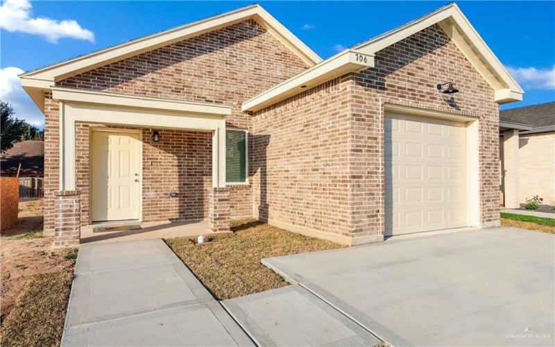 706 N 25th Street, Mission, TX 78574, 3 Bedrooms Bedrooms, ,2 BathroomsBathrooms,Residential,For Sale,706 N 25th Street,0,496655