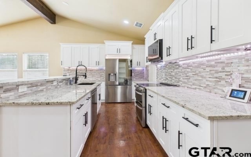 910 Cream Level Rd, Athens, TX 75751, 9 Habitaciones Habitaciones , ,5 BañosBaños,Residential,En Venta,910 Cream Level Rd,0,26002612