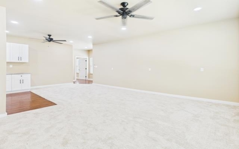 910 Cream Level Rd, Athens, TX 75751, 9 Bedrooms Bedrooms, ,5 BathroomsBathrooms,Residential,For Sale,910 Cream Level Rd,0,112402