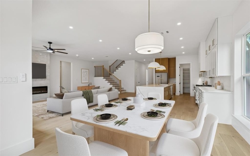 2656 Leta Mae Lane, Farmers Branch, TX 75234, 4 Habitaciones Habitaciones , ,3 BañosBaños,Residential,En Venta,2656 Leta Mae Lane,0,21184561