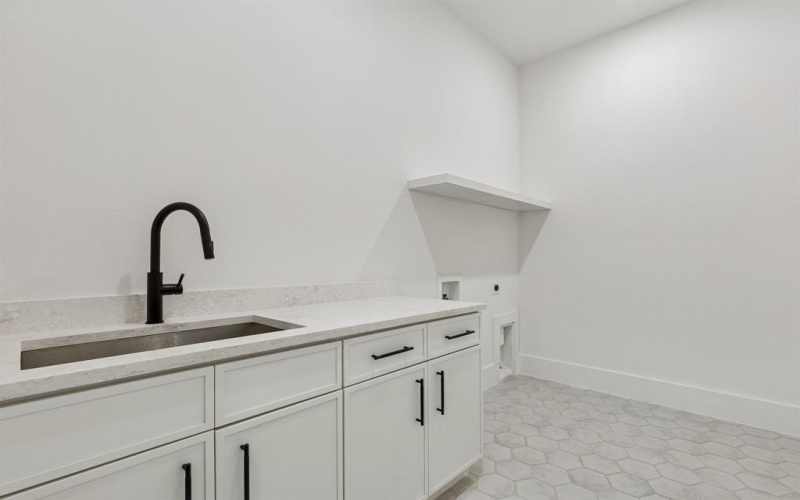 2656 Leta Mae Lane, Farmers Branch, TX 75234, 4 Habitaciones Habitaciones , ,3 BañosBaños,Residential,En Venta,2656 Leta Mae Lane,0,21184561