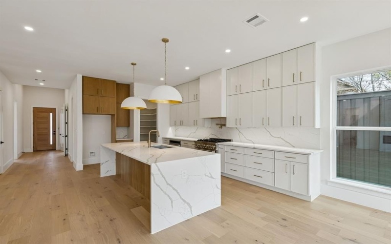 2656 Leta Mae Lane, Farmers Branch, TX 75234, 4 Habitaciones Habitaciones , ,3 BañosBaños,Residential,En Venta,2656 Leta Mae Lane,0,21184561