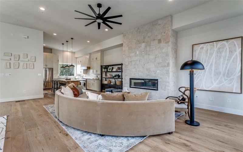 250 E Dallas Road #121, Grapevine, TX 76051, 3 Habitaciones Habitaciones , ,3 BañosBaños,Residential,En Venta,250 E Dallas Road,0,21186797