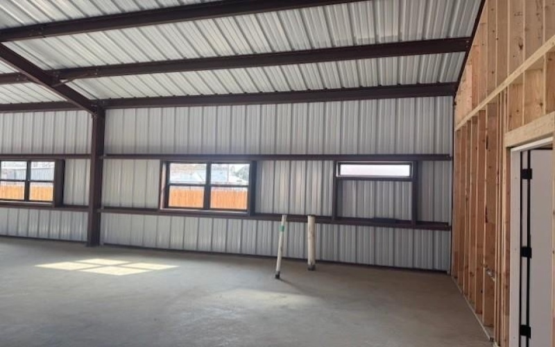 619 N Crockett Street, Granbury, TX 76048, ,Commercial Sale,For Sale,619 N Crockett Street,0,21188362