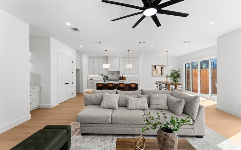 6911 Mohawk Drive, Dallas, TX 75235, 3 Bedrooms Bedrooms, ,2 BathroomsBathrooms,Residential,For Sale,6911 Mohawk Drive,0,21188517