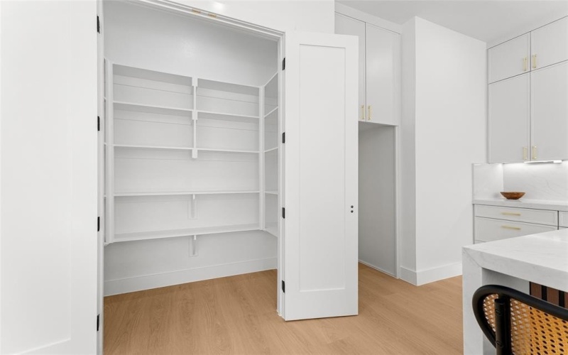 6911 Mohawk Drive, Dallas, TX 75235, 3 Bedrooms Bedrooms, ,2 BathroomsBathrooms,Residential,For Sale,6911 Mohawk Drive,0,21188517