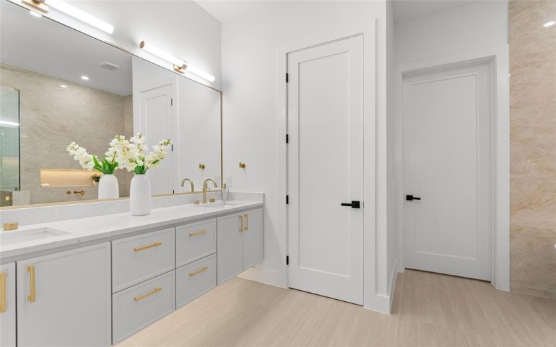 6911 Mohawk Drive, Dallas, TX 75235, 3 Bedrooms Bedrooms, ,2 BathroomsBathrooms,Residential,For Sale,6911 Mohawk Drive,0,21188517