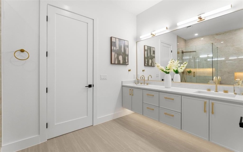 6913 Mohawk Drive, Dallas, TX 75235, 3 Bedrooms Bedrooms, ,2 BathroomsBathrooms,Residential,For Sale,6913 Mohawk Drive,0,21188518